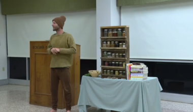 Environmental activist shares details of foraging challenge with college students in St. Petersburg - WSVN 7News | Miami News, Weather, Sports