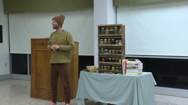 Environmental activist shares details of foraging challenge with college students in St. Petersburg - WSVN 7News | Miami News, Weather, Sports