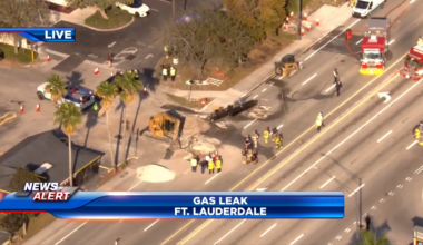 Crews work to gas leak in Fort Lauderdale; 2 WB lanes on Sunrise Blvd closed - WSVN 7News | Miami News, Weather, Sports