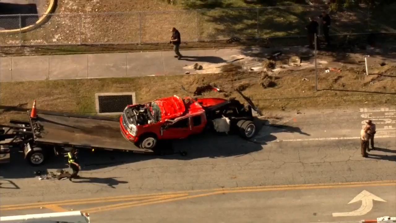 1 dead, 1 critical after violent crash between tow truck, car in SW Miami-Dade - WSVN 7News | Miami News, Weather, Sports