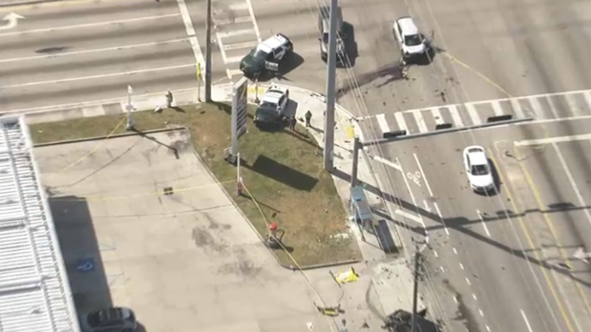 1 person killed, 8 injured in multi-car crash in northwest Miami-Dade – NBC 6 South Florida