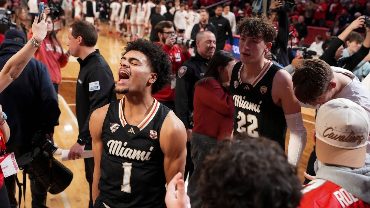 No. 24 Miami (Ohio) improves to 22-0, sets MAC record in 85-61 victory over Northern Illinois