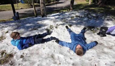 Seminole County dad gets creative to make it snow in his neighborhood