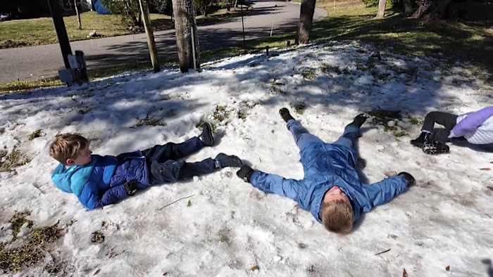 Seminole County dad gets creative to make it snow in his neighborhood