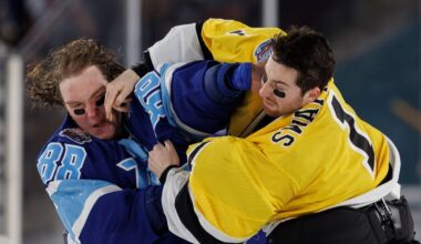 NHL outdoor game sees its 1st goalie fight between Vasilevskiy, Swayman