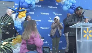 Walmart opens new supercenter in Oakleaf
