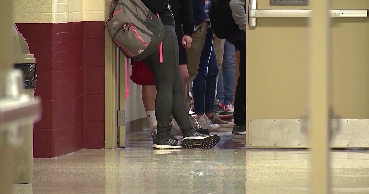 Florida House advances religious expression amendment for schools, drawing church–state concerns