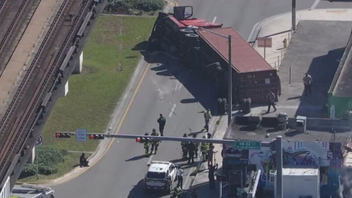 Tractor-trailer rollover crash leaves 1 hospitalized, road closed in Brownsville