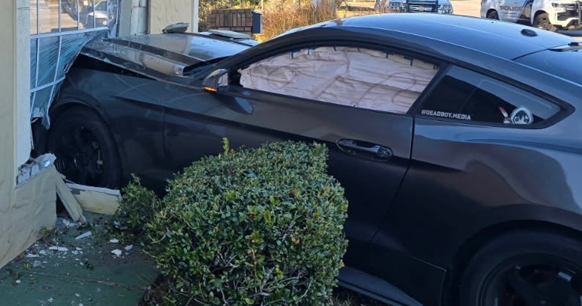 Vehicle crashes into Casselberry store following driver confrontation, police say