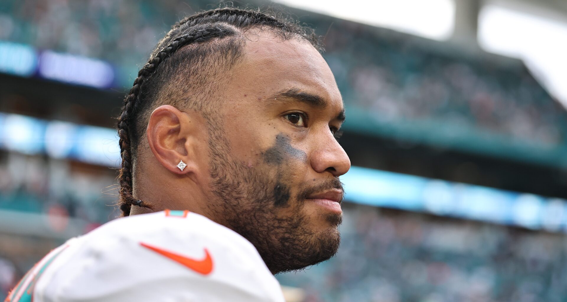 Dolphins' QB Conversation Takes a Turn as 4-Time Pro Bowler Named Team Fit