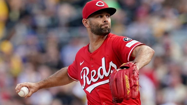 Cincinnati Reds pitcher Nick Martinez delivers during the first inning...