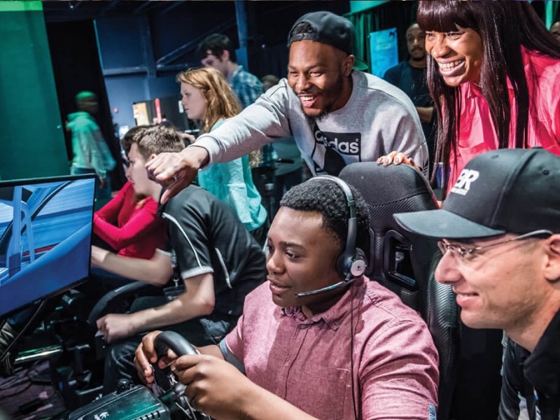 Chemistry and ‘chemistry’ collide at a Valentine’s Day Science Night Live