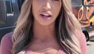 Woman creates mobile hair salon to pamper families in need for free at Jacksonville hospitals