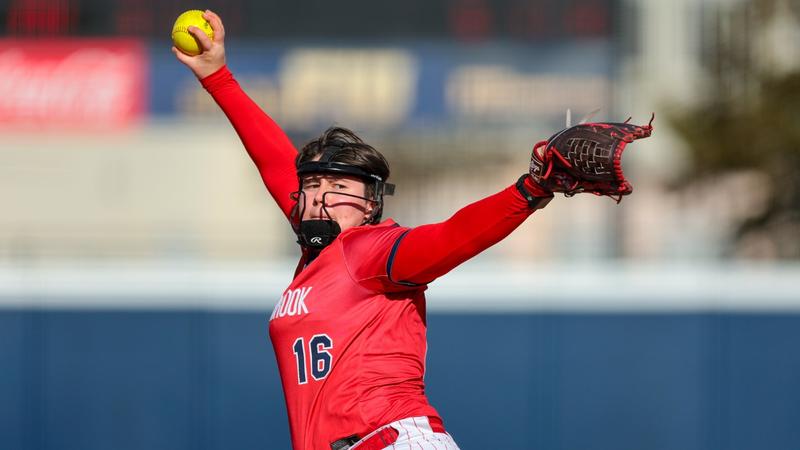 Softball Opens Another Weekend in Florida
