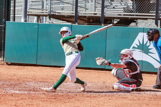 Dolphins Defeat Stony Brook, Fall To Princeton In Extras In First Day Of Second Tournament