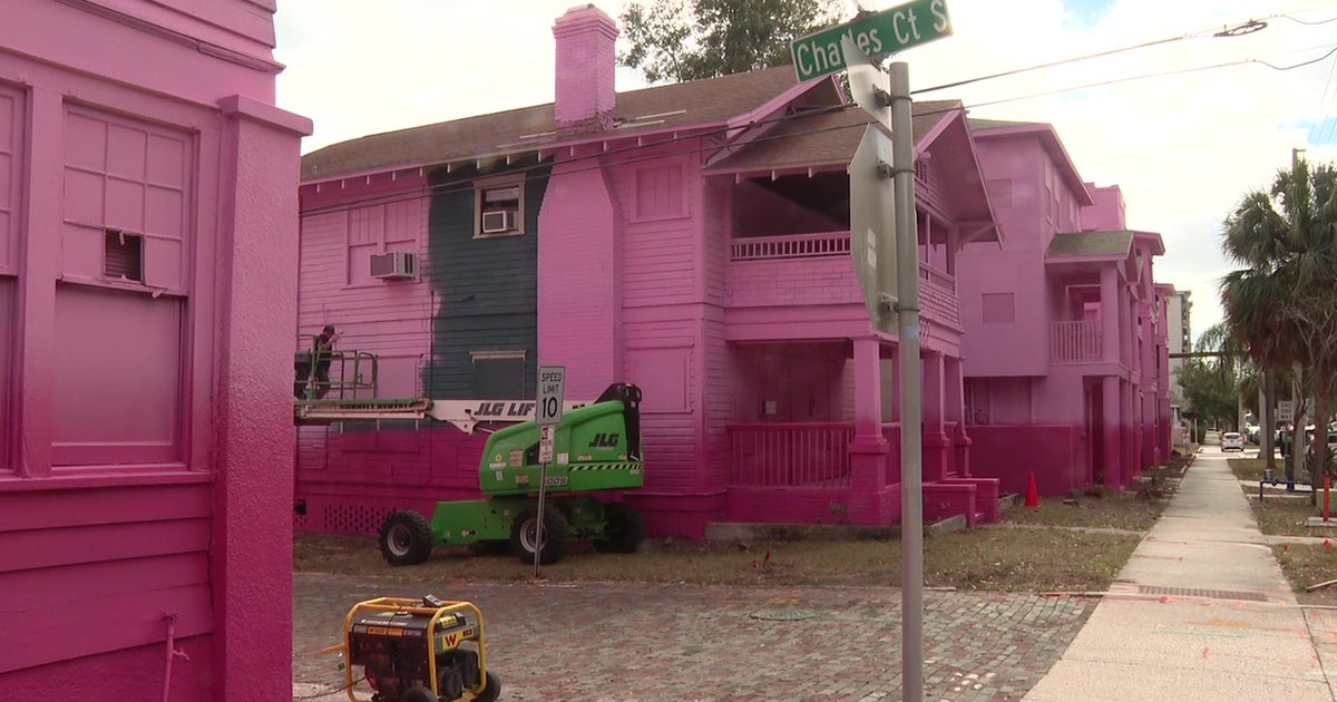 Historic St. Pete apartments painted pink for ‘last hurrah’ before luxury tower demolition