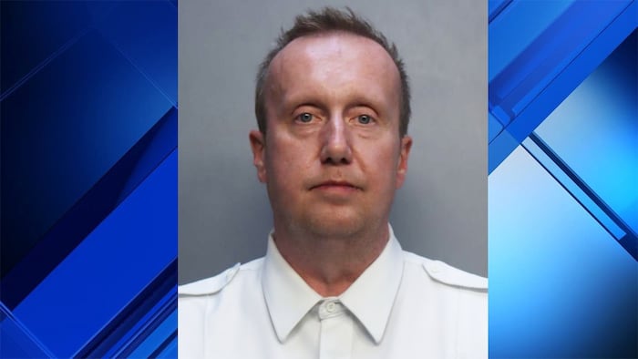 University of Miami shuttle bus driver arrested after DUI crash in Coral Gables, police say