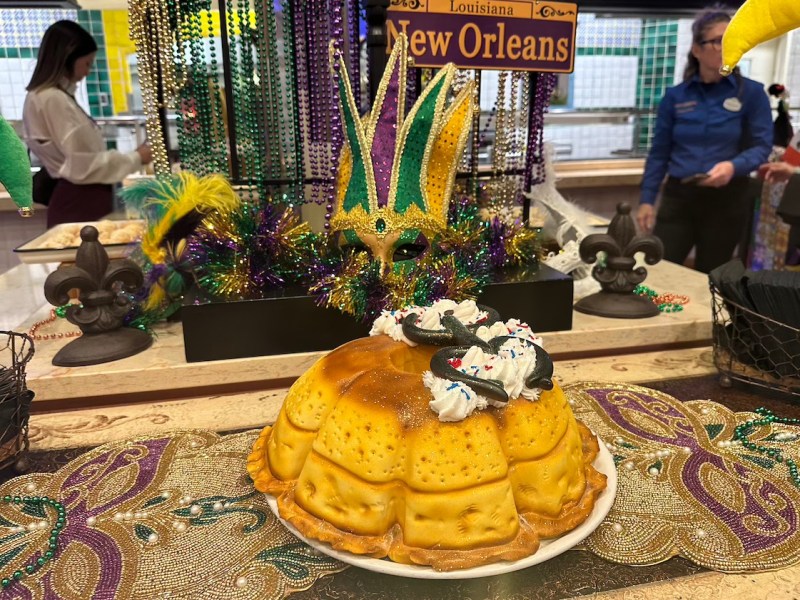 Rating spring’s theme park food-fest eats with attractions blogger Jon Self