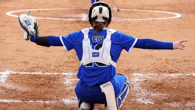 Softball Concludes Weekend Action In Florida