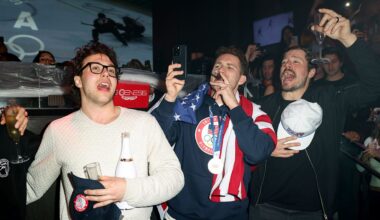 US men's hockey players sing national anthem at Miami nightclub