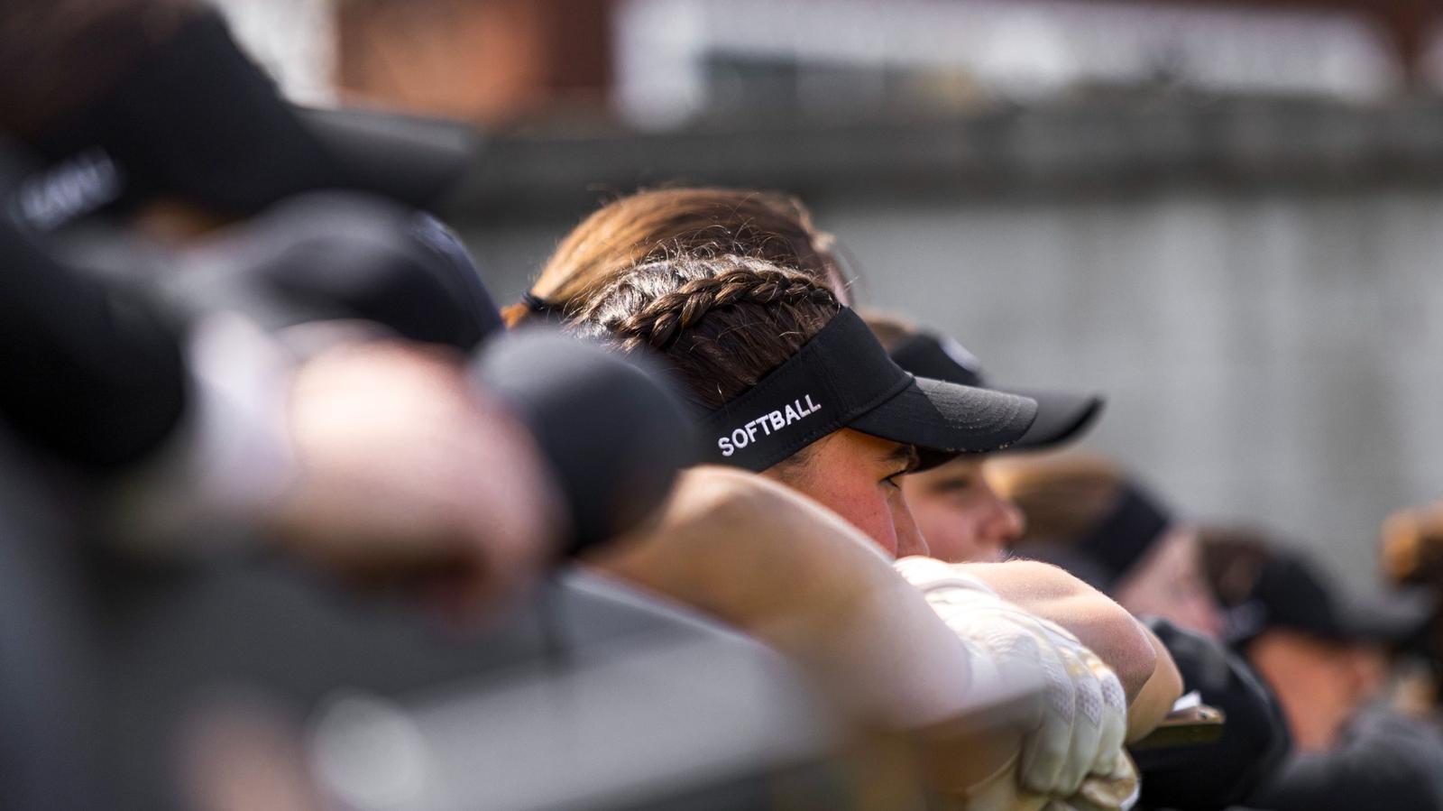 Softball Falls To Elon And No. 7 FSU In Tallahassee