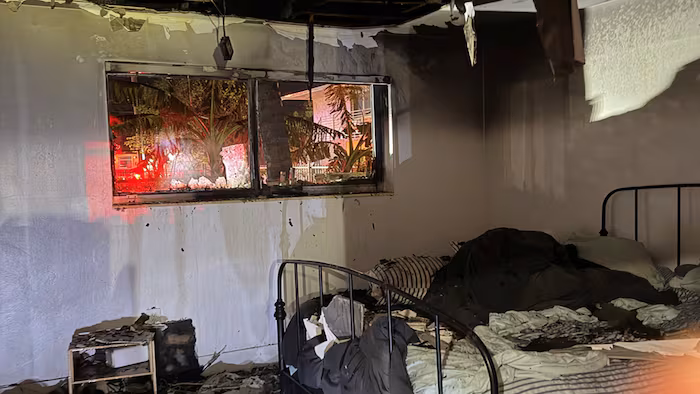 4 adults, 2 dogs displaced after Miami fourplex fire