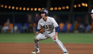 Baseball Falls to #10 Florida in Midweek Contest
