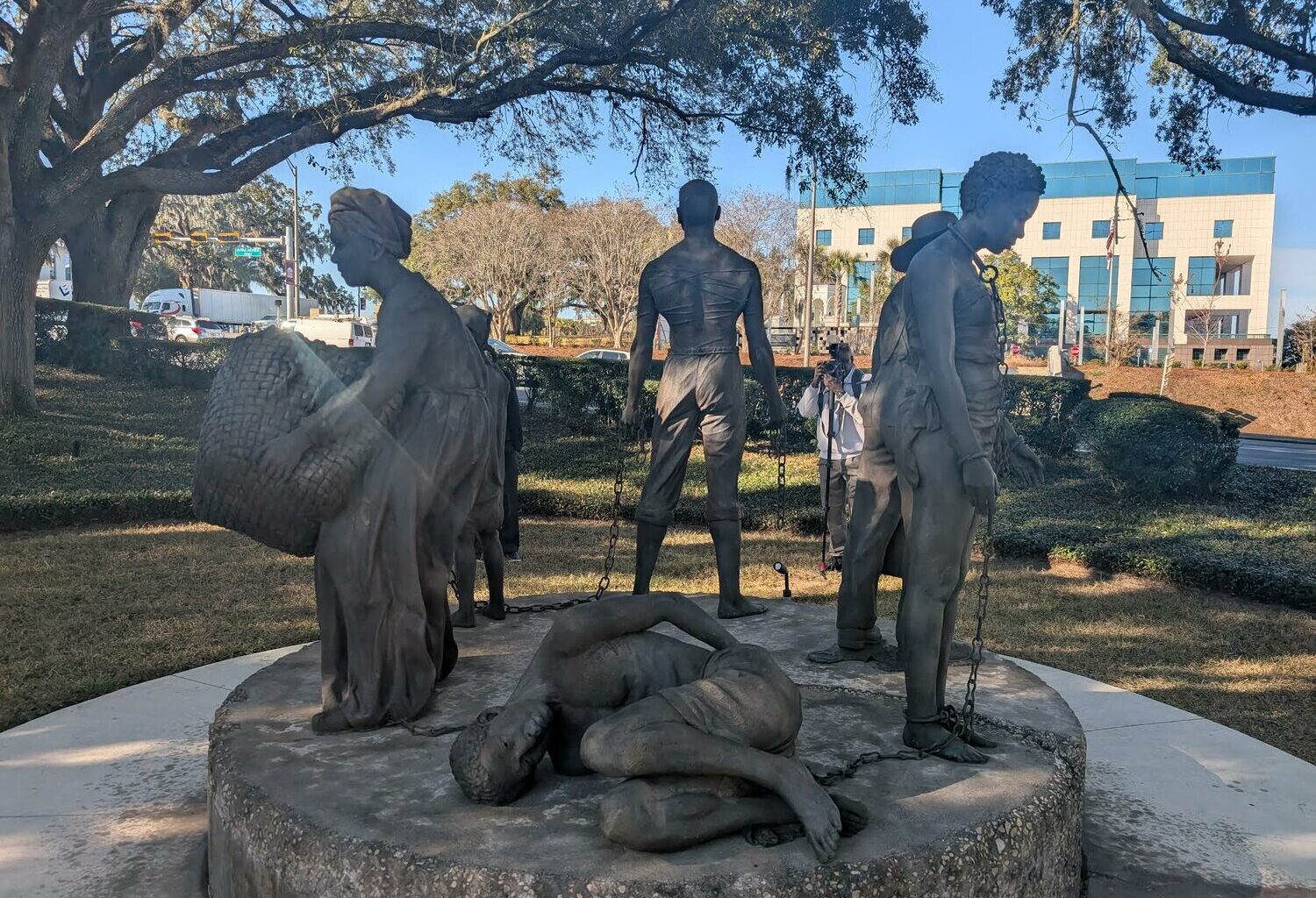 &ldquo;Circle of Chains&rdquo; memorial by Steven Whyte in Tallahassee.
