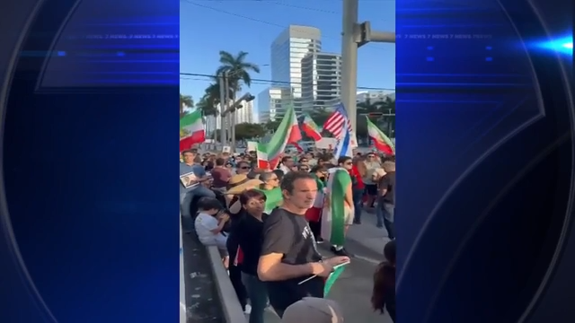 Hundreds take to Fort Lauderdale streets to demonstrate against Iranian government, call for regime change - WSVN 7News | Miami News, Weather, Sports