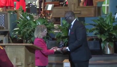 Alcee Hastings Civil Rights award presented to Fort Lauderdale pastor for his commitment to the community - WSVN 7News | Miami News, Weather, Sports