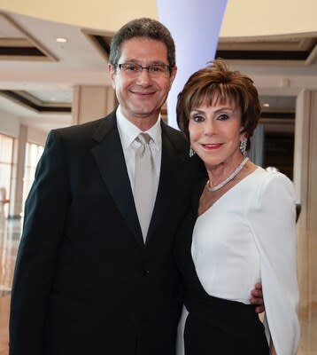 The Tampa General Hospital (TGH) Foundation announced a generous gift from Dr. Judy Genshaft and Mr. Steven Greenbaum that will name the iMRI surgical suite in the Taneja Surgical, Neuroscience & Transplant Tower.