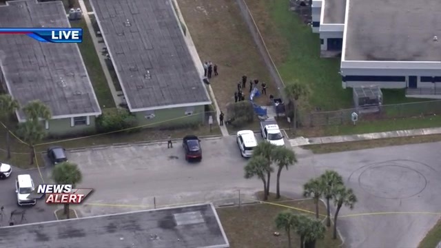 Woman found dead near dumpster next to Fort Lauderdale apartments - WSVN 7News | Miami News, Weather, Sports