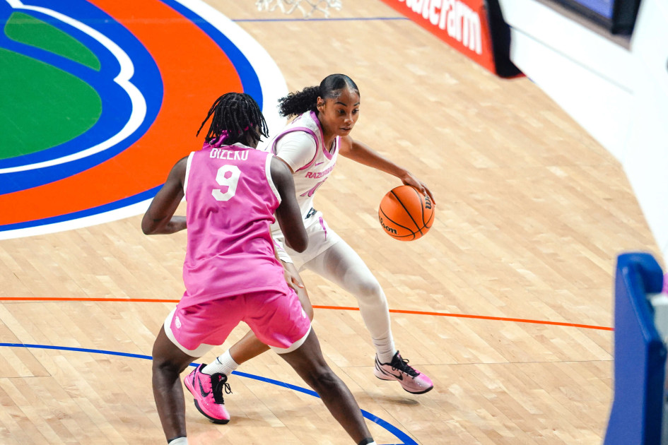 Arkansas Battles Florida Late, Falls 75-69