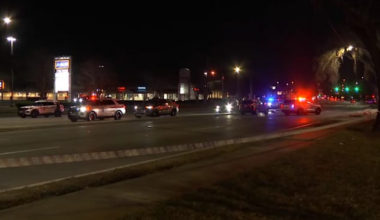 All lanes closed on San Jose Boulevard after crash, 1 person seriously injured