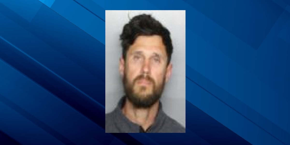 Charlotte man charged after abandoning grounded sailboat, breaking into home