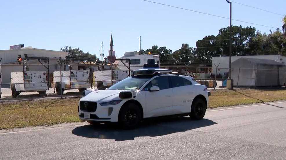 Orlando homeowners frustrated with driverless cars taking neighborhood parking spots