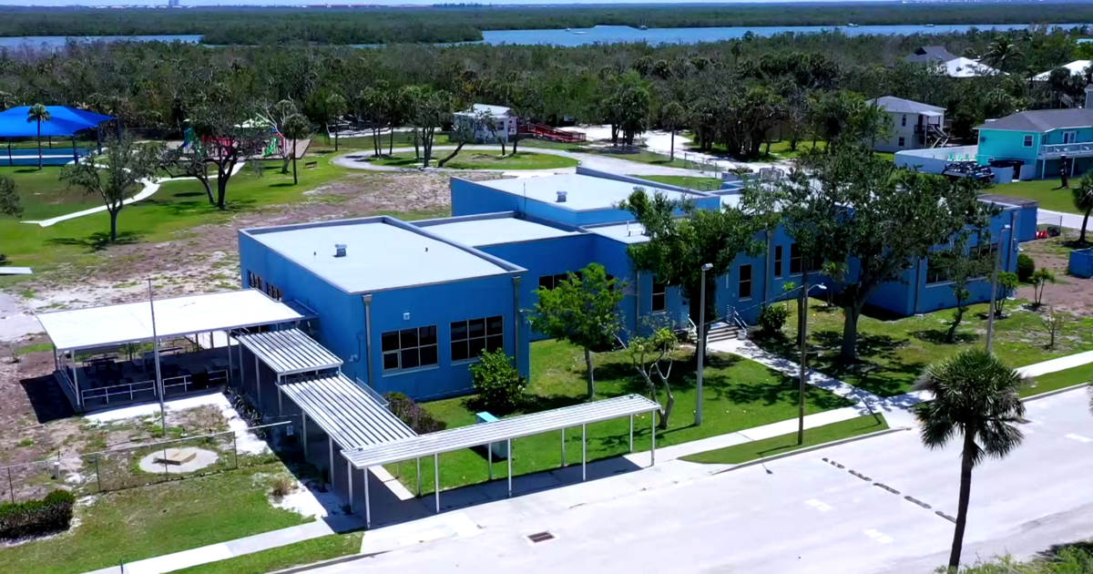 Fort Myers Beach community rallies to preserve local school | Lee County