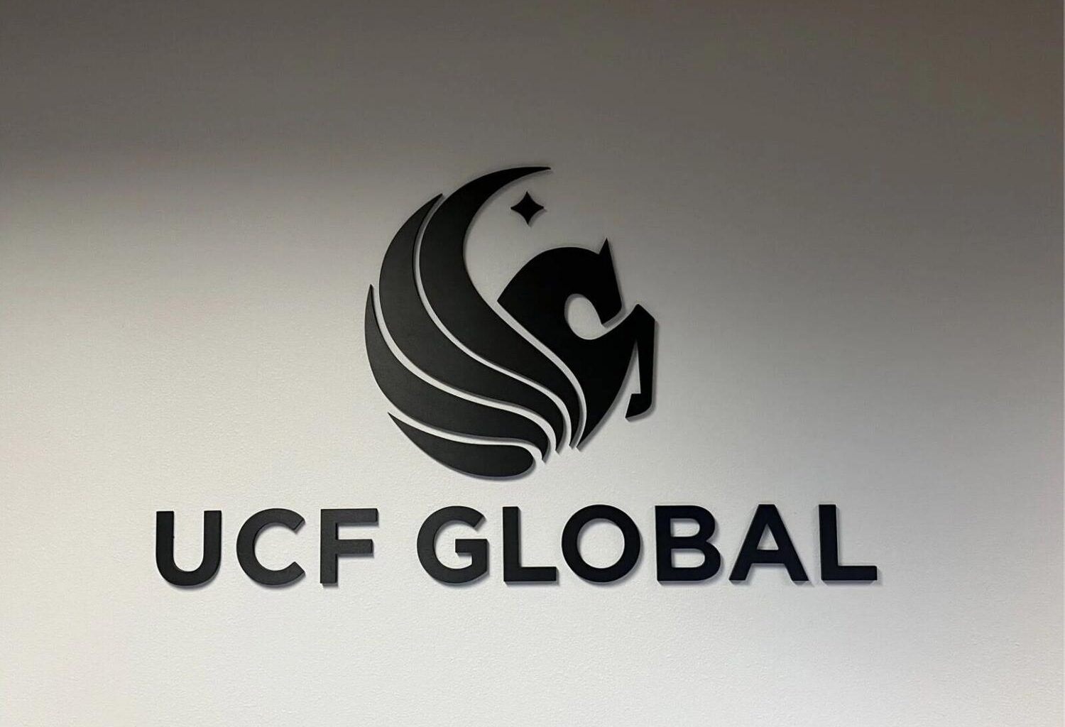 Students from Venezuela share concern about the future, following Maduro's capture | Charge On Air