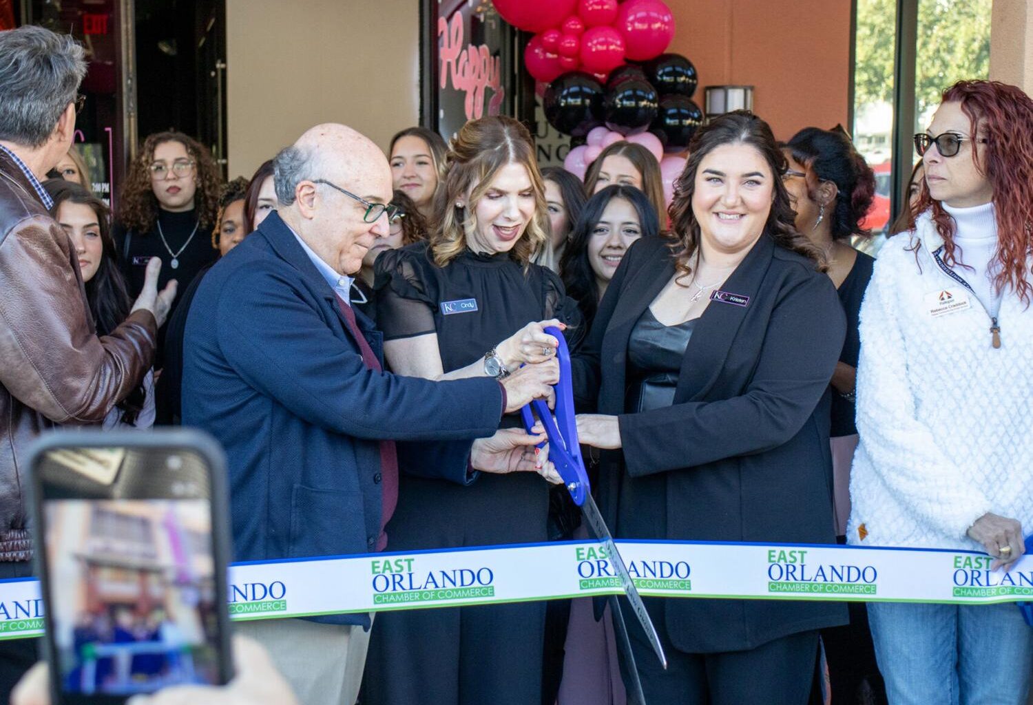 First full-service beauty salon celebrates opening on campus | Life