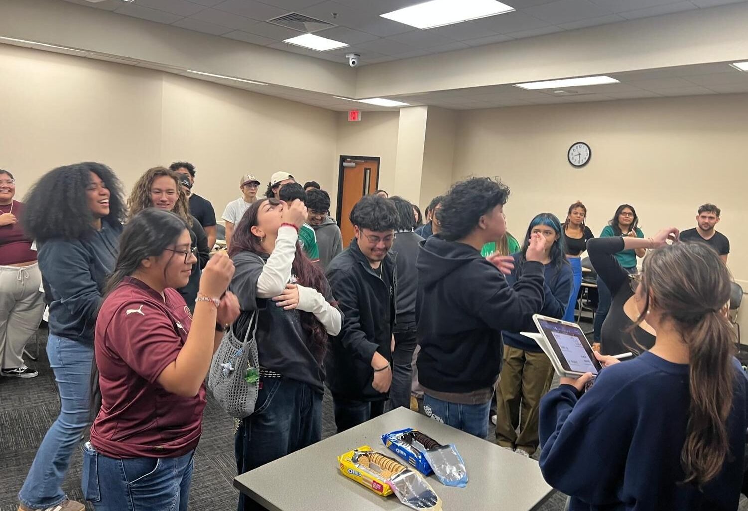 Mexican Student Association welcomes students with 'Squid Game'-inspired meeting | Culture