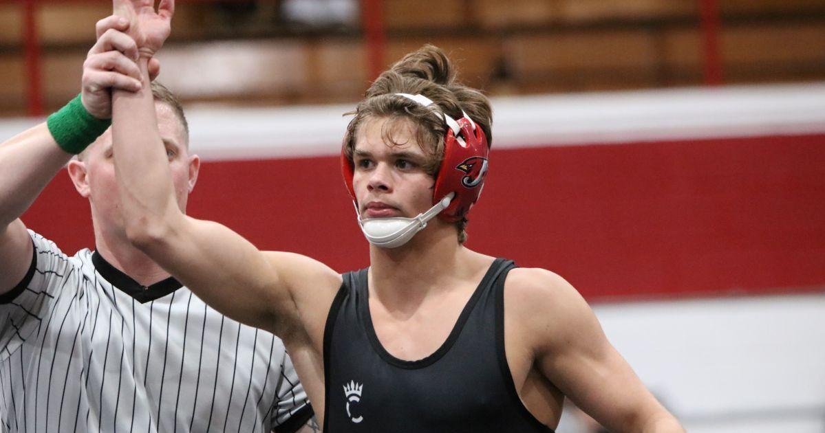 Jacksonville's Maxwell Davis, Blake Moses celebrate milestone wrestling wins | Sports