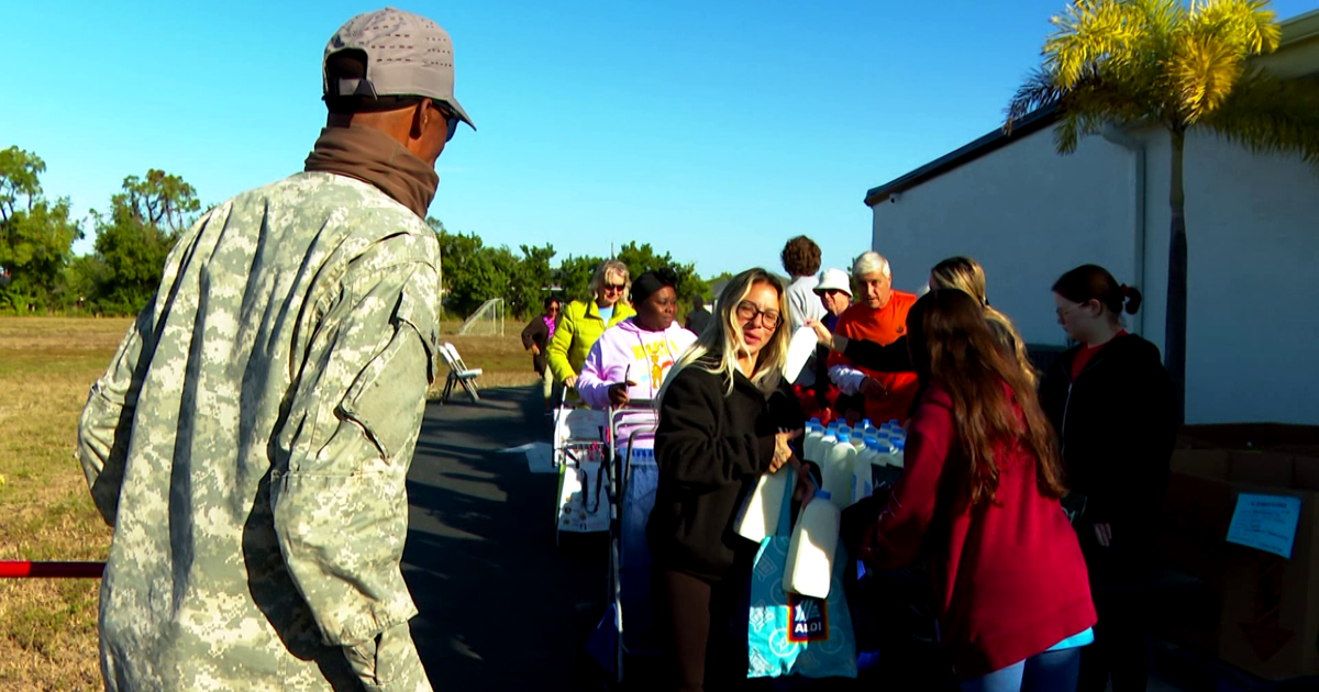 Formerly homeless volunteer gives back at Cape Coral food bank | Lee County