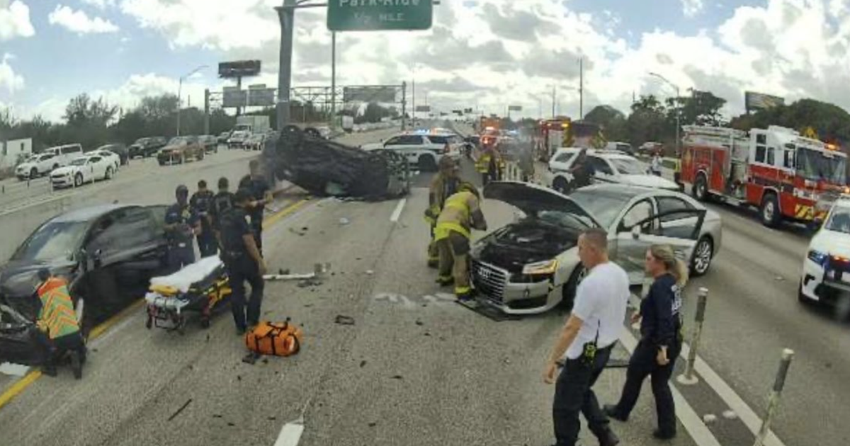 Fatal crash shuts down several I-95 lanes | News In English