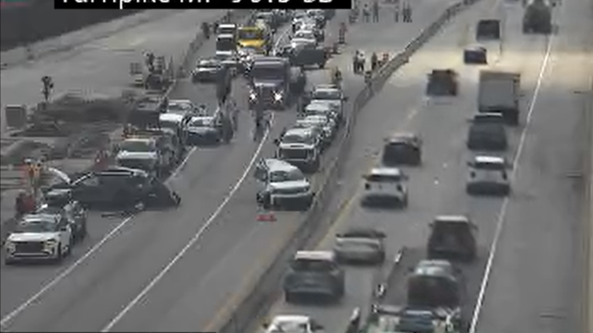 6 hospitalized, 1 dead after rollover crash on Turnpike in Boynton Beach – NBC 6 South Florida