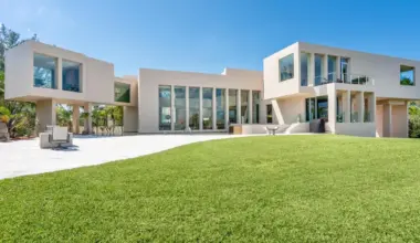 'House of Columns' by famed architect Carl Abbott now for sale in Florida