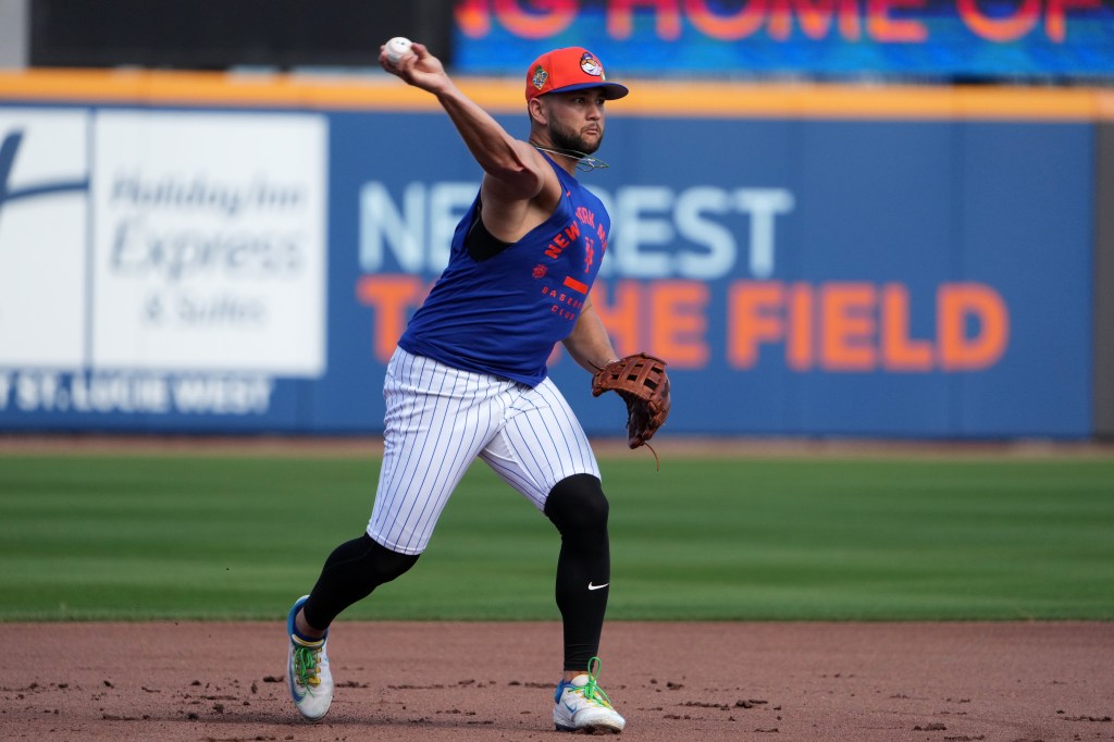 Mets newcomer Bo Bichette sees his first action at third base