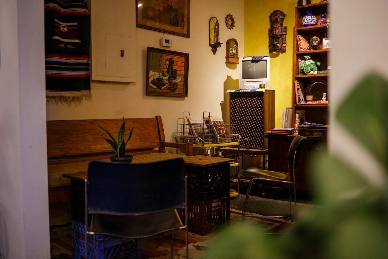 Aguila Coffee Orlando inside