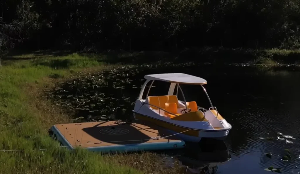 Man has $1,000 Alibaba boat shipped from China to Miami and gets a big surprise when unboxing