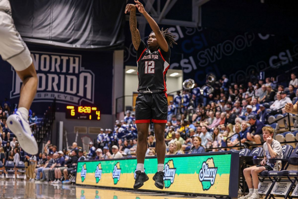 Austin Peay survives North Florida with improbable last-second shot