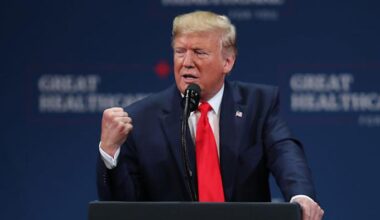 Florida man gets more than 2 years in prison for threatening to assassinate President Trump